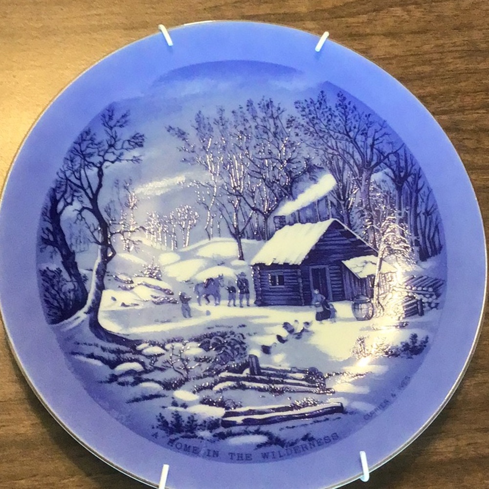 Blue decorative plate